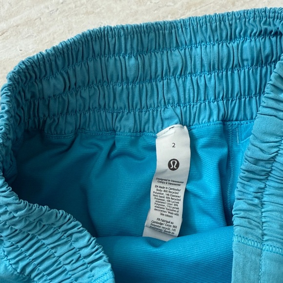 Lululemon Hotty Hot High-Rise Lined Short 2.5" 0 - Picture 9 of 16